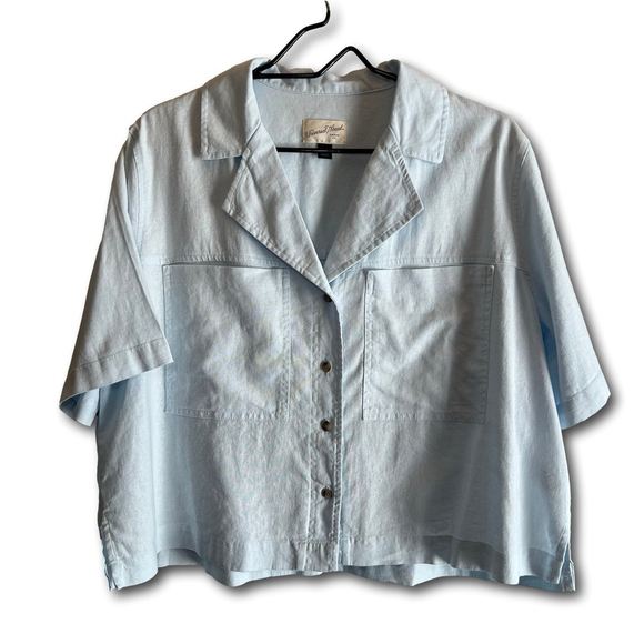 Universal Thread Tops - Universal Thread Women's Top Size Large Light Blue Cropped Box Button Up Pockets